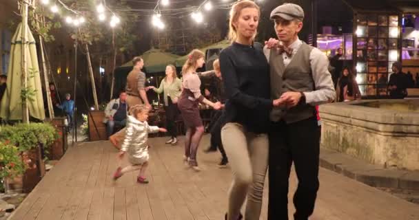 Lviv Ukraine Oktober 2018 Einige Paare Tanzen Bei Einem Gesellschaftlichen — Stockvideo