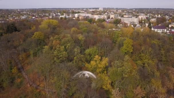 Aérea Gruta Pushkinskiy Parque Público Ciudad Kamianka Ucrania — Vídeo de stock