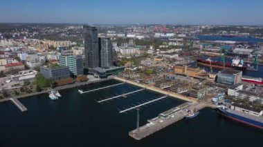 Hava: Gdynia iskelesi, Polonya
