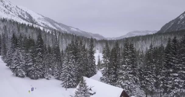 Aerial Old Wooden House Tatras Mountains Winter — Stock Video