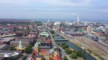 Cityscape, Isveç arka planda Malmo Merkez Istasyonu havadan görünümü