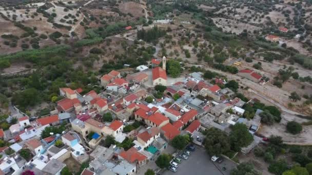 Αεροφωτογραφία Της Πόλης Κάτω Λεύκαρα Στα Βουνά Της Κύπρου — Αρχείο Βίντεο