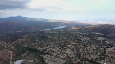 Kıbrıs 'taki Dipotamos Barajı' nın havadan görünüşü