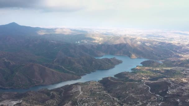 Flygfoto Över Dipotamos Reservoir Cypern — Stockvideo