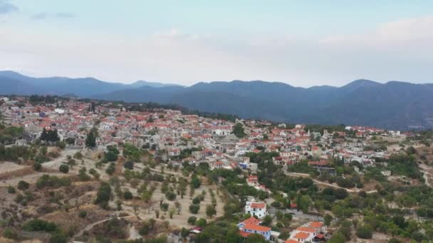 Kıbrıs Dağlarındaki Pano Lefkara Kasabasının Hava Manzarası — Stok video