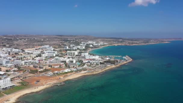 Kıbrıs Rum Kesimi Nin Ayia Napa Tatil Beldesinin Hava Manzarası — Stok video