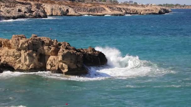 Kamenné Pobřeží Středozemního Ostrova Zpomalený Pohyb — Stock video