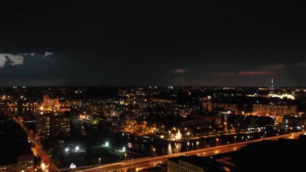 Gece Kaliningrad Üzerindeki Şimşek Hava Manzarası — Stok video