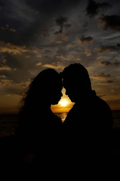 Couple Man Woman Hold Hands Sunset Background — Stock Photo, Image