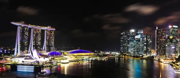 Singapore Marina Bay Lon Exponering Skyline Stadsbild Natten — Stockfoto
