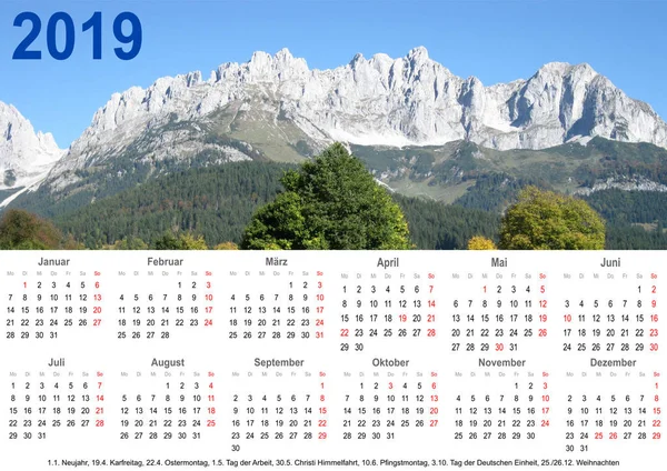 Roczny Kalendarz 2019 Góry Krajobraz Powyżej Oznaczenia Świąt Aukcji Poniżej — Zdjęcie stockowe