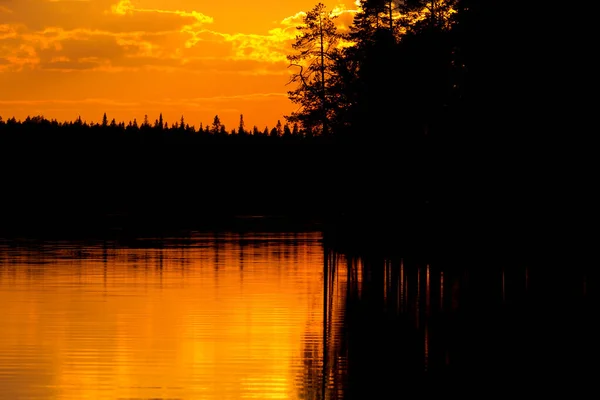 Farbenfroher Sonnenuntergang See — Stockfoto