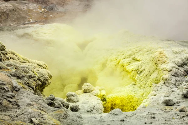 Steaming Sulfuric Active Fumaroles Volcano Mutnovsky Kamchatka Peninsula Russia — Stock Photo, Image