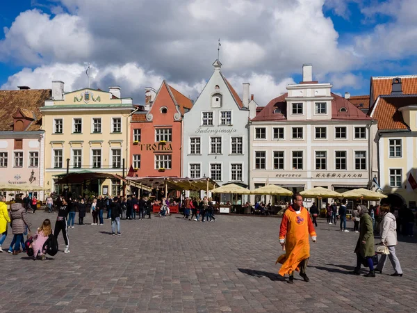 Tallin Estonia Mayo 2019 Gente Caminando Por Plaza Central Del — Foto de Stock