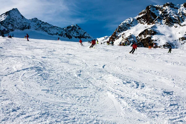 Stubai Αυστρία Νοεμβρίου 2011 Σκιέρ Ιππεύουν Στις Πλαγιές Του Stubaier — Φωτογραφία Αρχείου