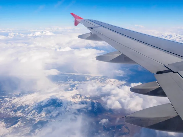 トルコ 飛行機の玄関からの牡牛座山脈の風景 — ストック写真