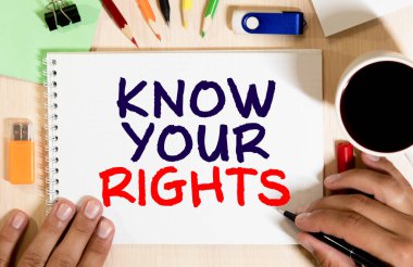 Sözcük metni beyaz kart üzerindeki haklarınızı bilin