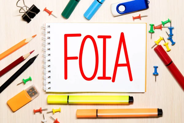 Concepto Negocio Texto Sobre Libro Blanco Sobre Sobre Artesanal Foia — Foto de Stock