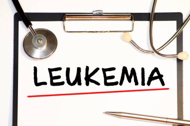 Kelime lösemisi ve gözlüklü kağıt. tıbbi konsept