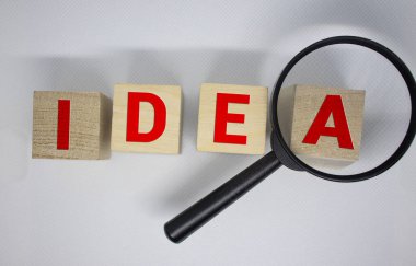 El ve kelime fikri - beyaz arkaplanda izole edilmiş iş kavramı.