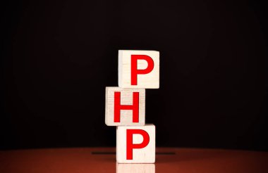 php - ahşap yapı taşlarındaki izole metin.