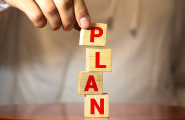 Tahta küpler, iş konsepti üzerine plan yap