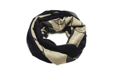 altın-siyah kadın eşarp deseni üzerinde beyaz izole ile