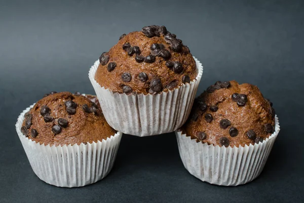 Muffins Chocolat Sur Fond Sombre — Photo