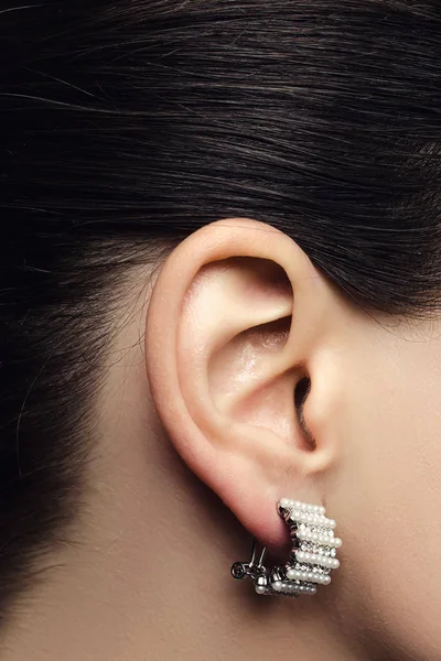 Ear Pearl Earring — Stock Photo, Image