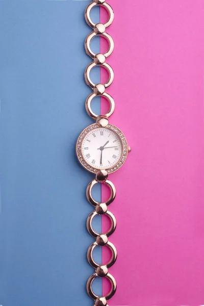 Orologi Polso Oro Donna Con Diamanti Isolati — Foto Stock