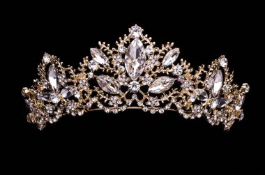 siyah izole Pırlantalı altın diadem