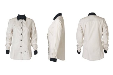 Beyaz izole bir siyah yakalı beyaz gömlek