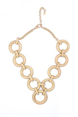 altın kolye üzerinde beyaz izole