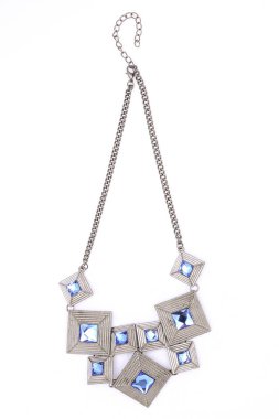 beyaz izole mücevher gümüş kolye