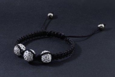 Shamballa bileklik siyah izole