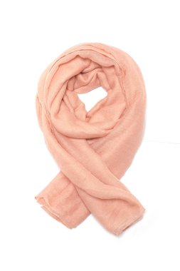 pembe şifon eşarp üzerine beyaz izole