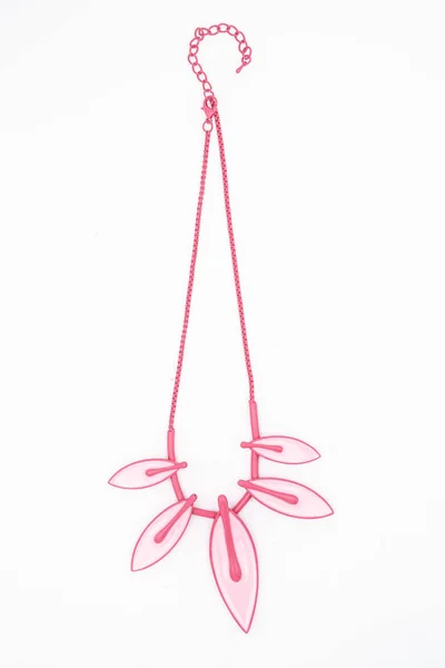 Розовое Ожерелье Изолировано Белом — стоковое фото