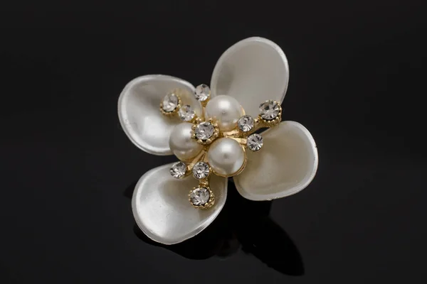 Brooch Flower Pearls Isolated Black — Stock Photo, Image