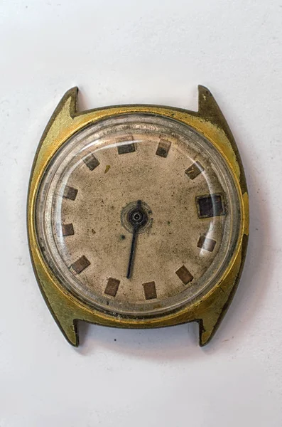 Старовинний Старий Наручний Годинник Білому Тлі — стокове фото