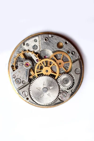 Beyaz Bir Arka Plan Üzerinde Saat Mekanizması — Stok fotoğraf