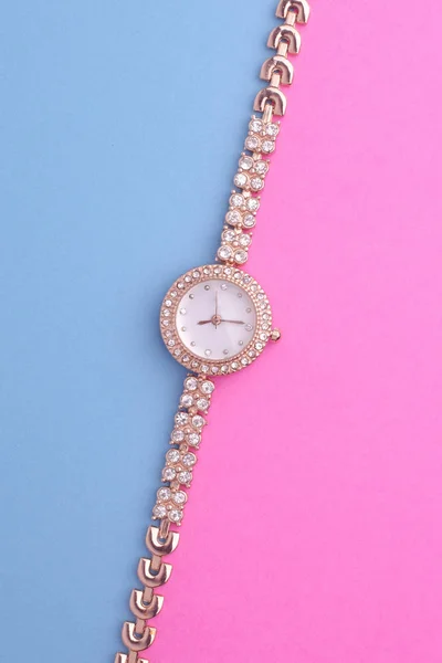 Relojes Pulsera Oro Las Mujeres Con Diamantes Aislados — Foto de Stock