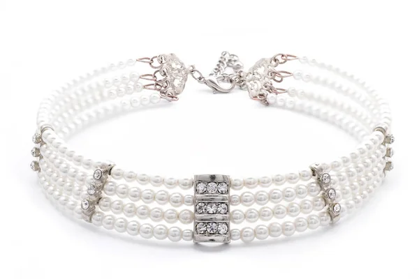 Collier Perles Sur Fond Blanc — Photo