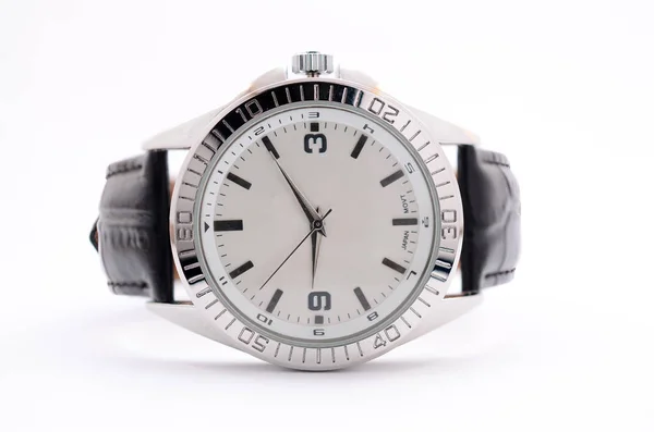 白い背景の腕時計 — ストック写真