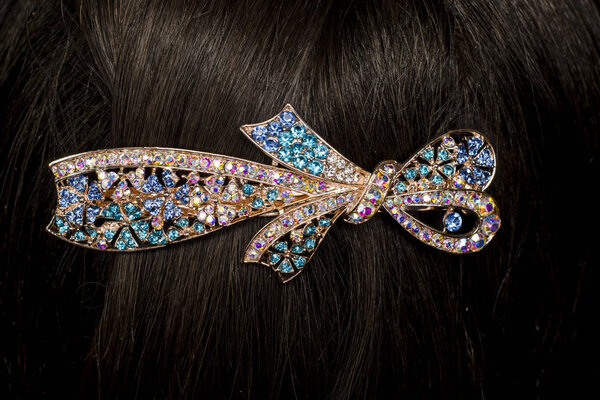 Заколка в волосах