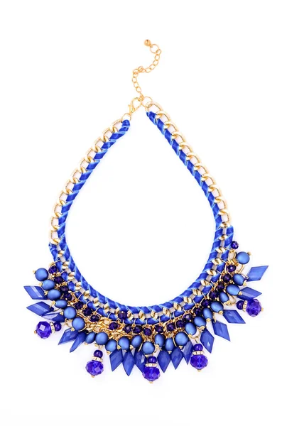 Gouden Ketting Met Blauwe Stenen Geïsoleerd Wit — Stockfoto