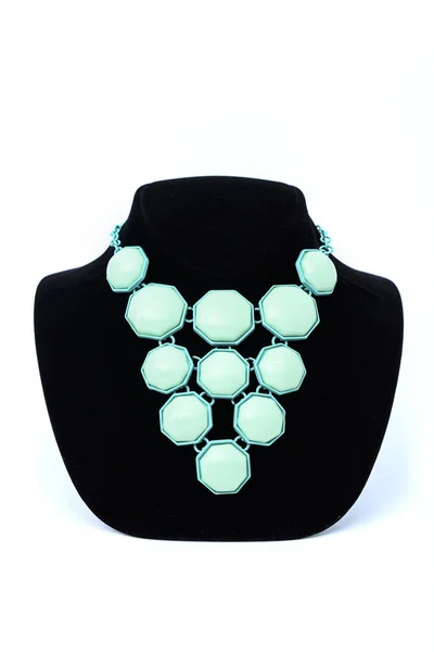 Collar Con Piedras Azules Maniquí Aislado Blanco — Foto de Stock