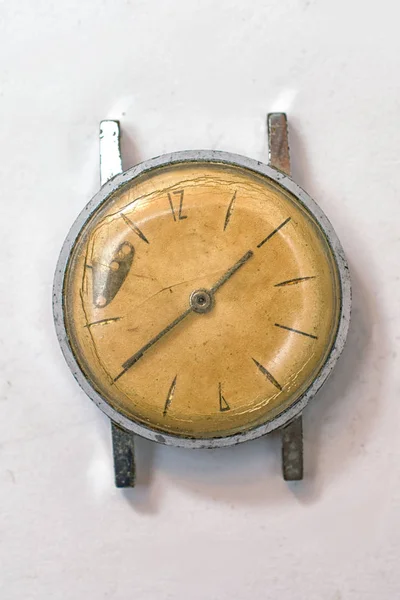 Vieille Montre Bracelet Vintage Sur Fond Blanc — Photo