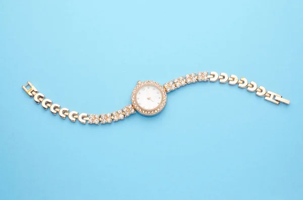 Relojes Pulsera Oro Las Mujeres Con Diamantes Aislados —  Fotos de Stock