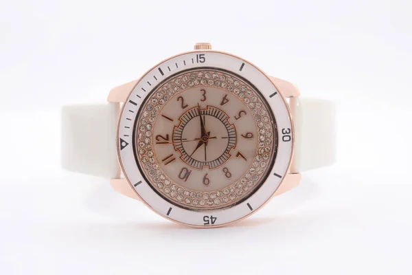 Vrouwen Horloges Met Diamanten Een Witte Achtergrond — Stockfoto