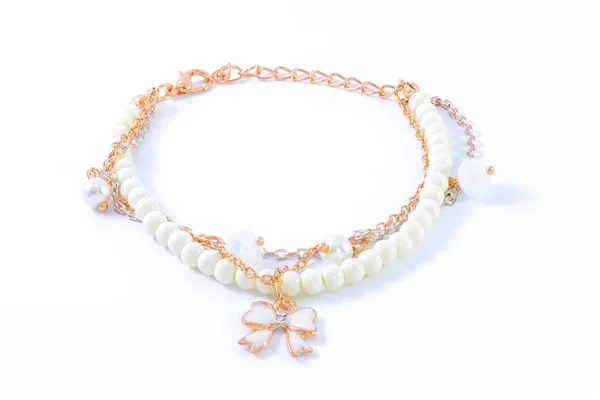Bracelet Avec Perles Pendentifs Isolés Sur Blanc — Photo